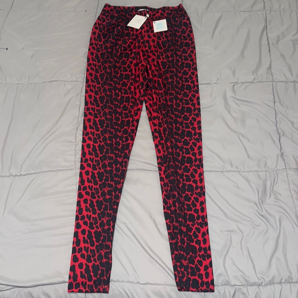 By Egreis leggings